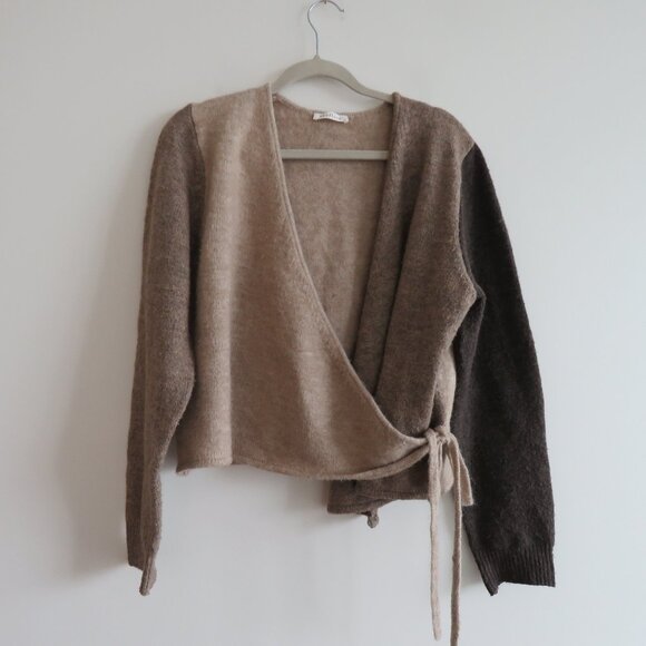 NEUFLORA Two Tone Lynnefield Wrap Sweater in Neutral Tan Quiet Luxury - Size M - Picture 2 of 13
